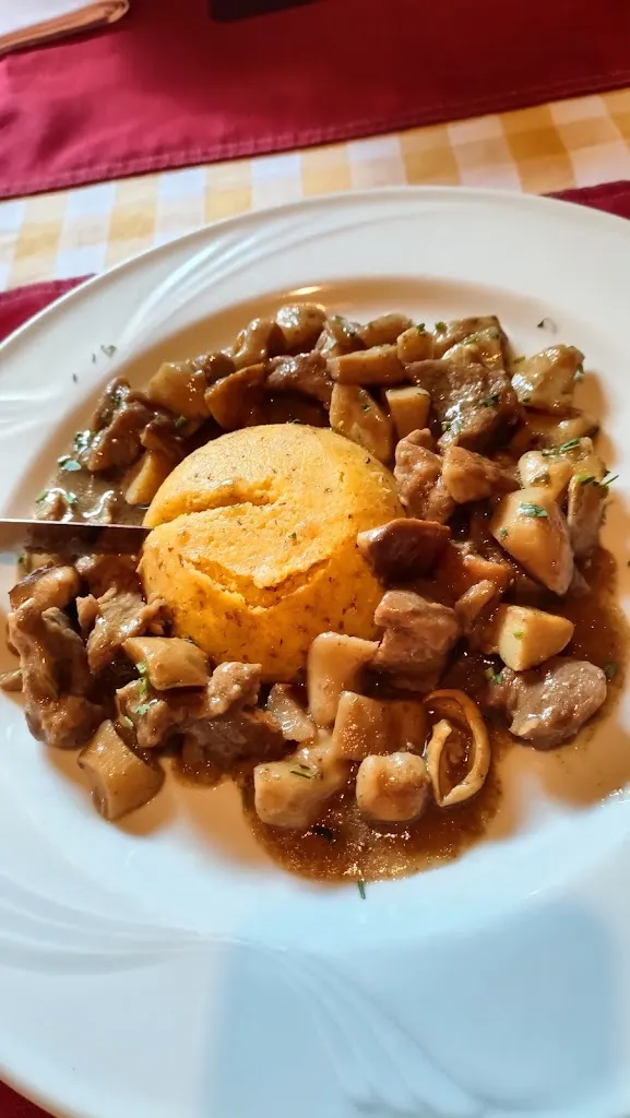 Elisabetta_Bar Ristorante e Negozio di articoli sportivi Benini Luciano_Bagolino_recensione