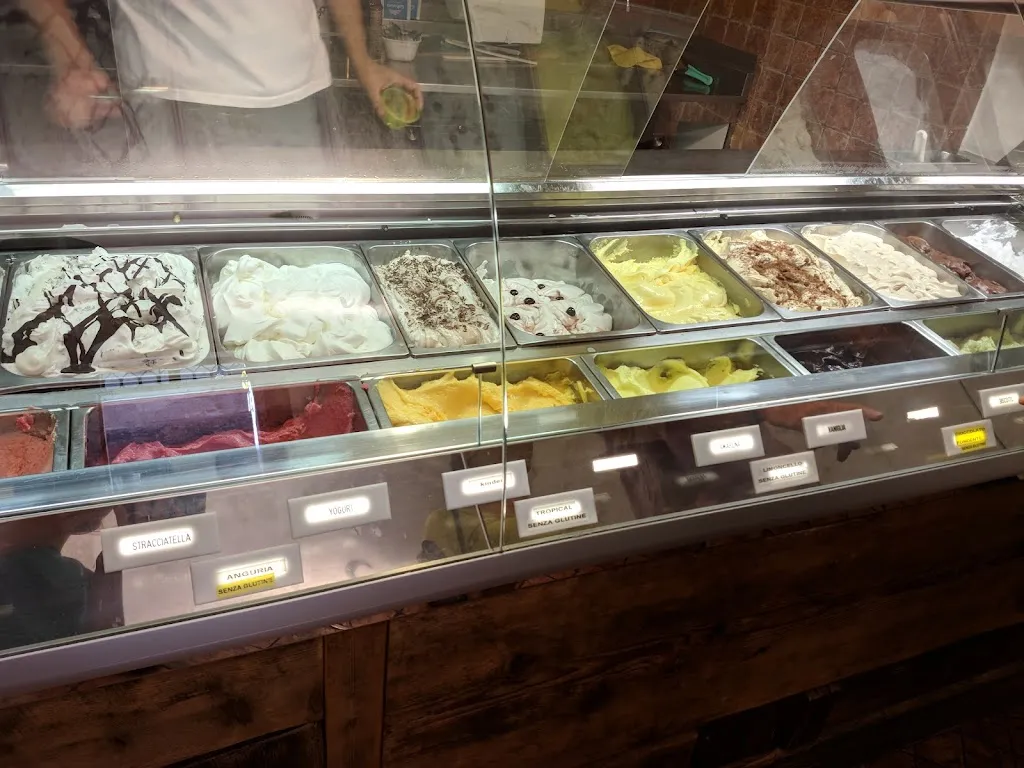 Daniel Stone_Albergo Ristorante Bar Gelateria 