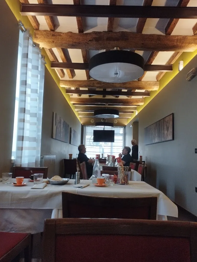Pizzeria Ristorante Bar da Loris e Chiara restaurant in Bagnolo San Vito