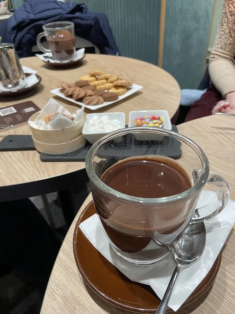 Joyce BECHARA_Antoniazzi_Bagnolo San Vito_review