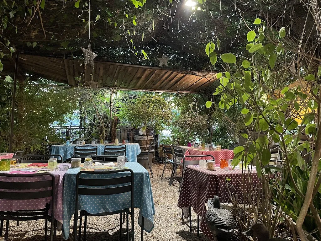 Osteria delle Cinque Lire restaurant in Bagnolo San Vito