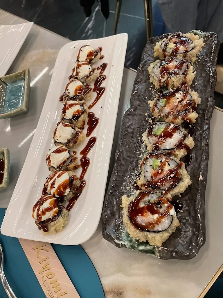 Yara Saadeh_Kiyomi_Villair-Amerique_review