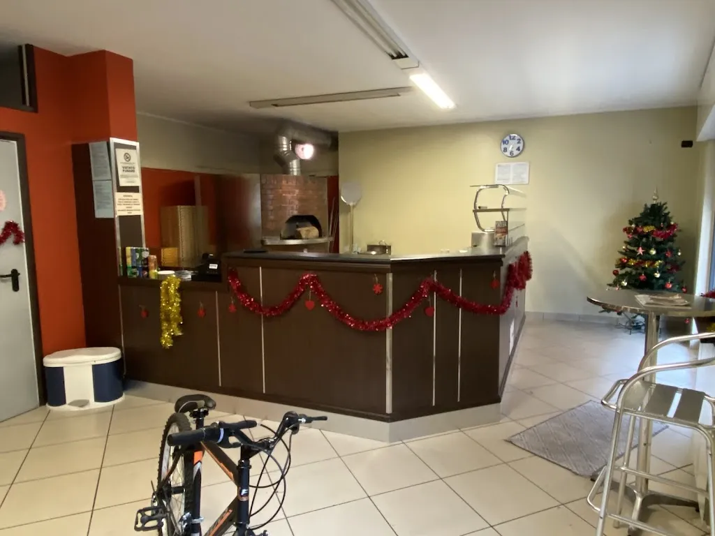 Punto Pizza Di Il Khalifa AHMED restaurant in Bagnolo Mella