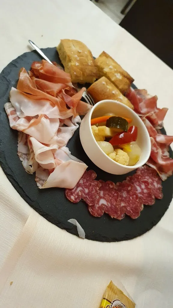 Adriano Cecconi_Antico Stemma_Barbariga_review