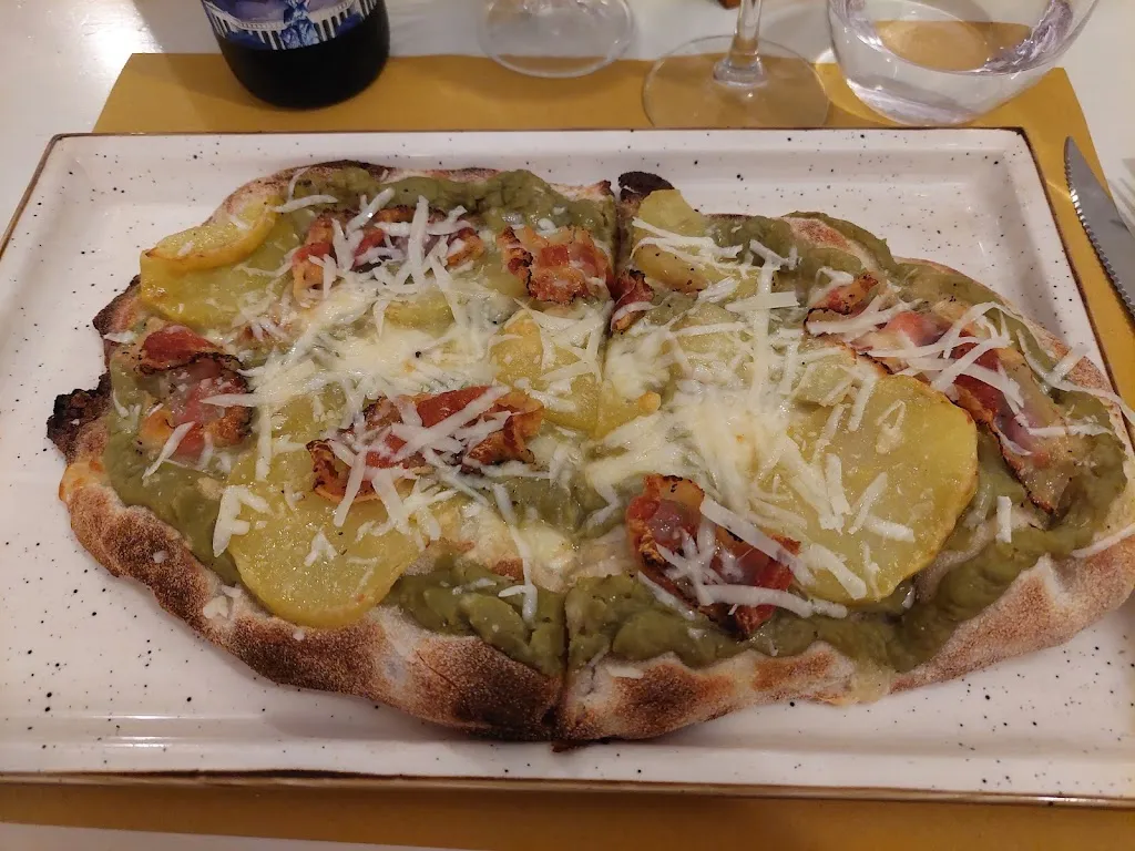 LeiaInTheDark WalkingInTheSky_Pinseria La Nostra Famiglia_Bareggio_review