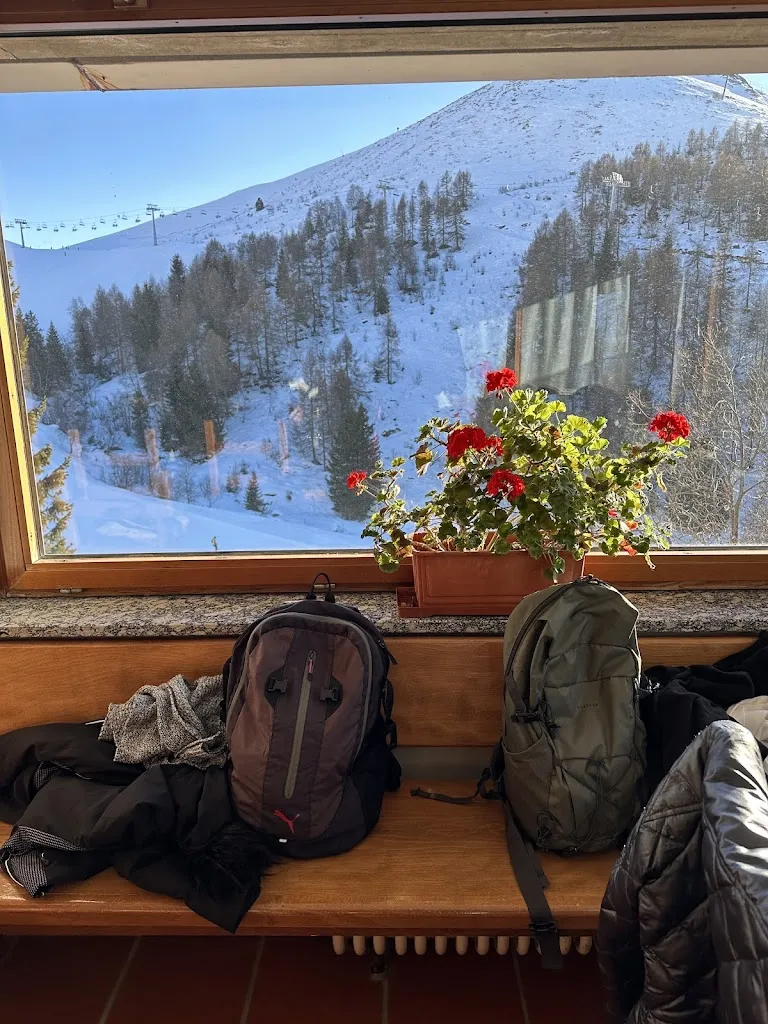 Alees_Refuge Sora Casari Fulvio Snc_Barzio_review