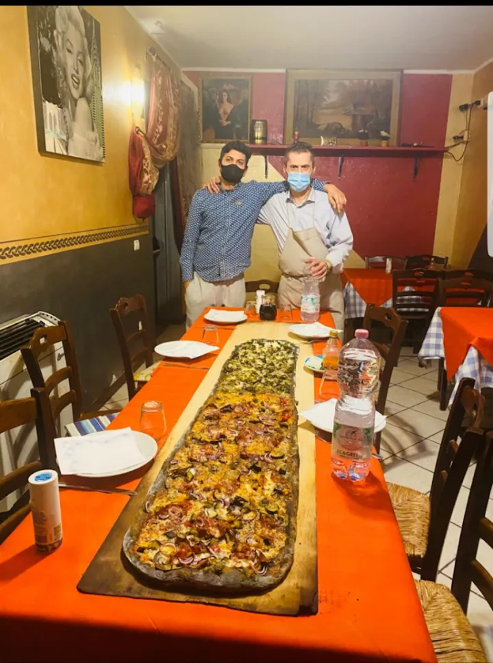 Pizzeria Santa Lucia_Bastida Pancarana_slider_image_3