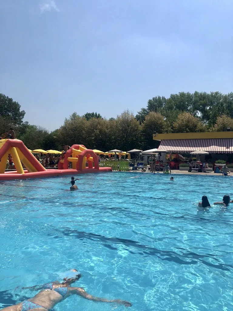 Lulu Luly_Piscina Le Valli Battuda_Battuda_review