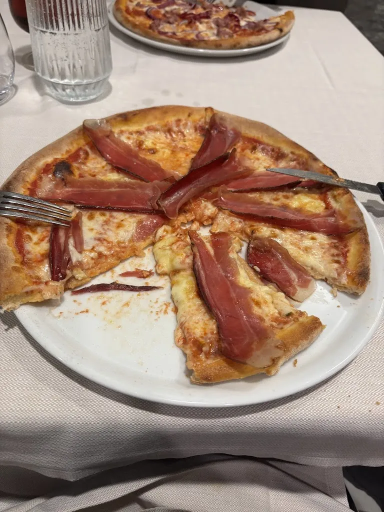 Vanessa Lesmo_i 2 _- basej_Basiglio_review