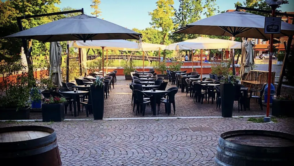 Too easy restaurant in Basiglio