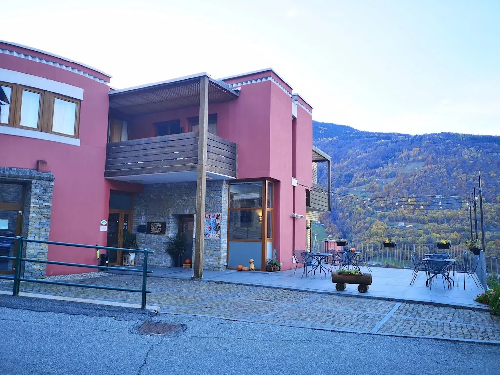 Una finestra sulle Alpi restaurant in Bema