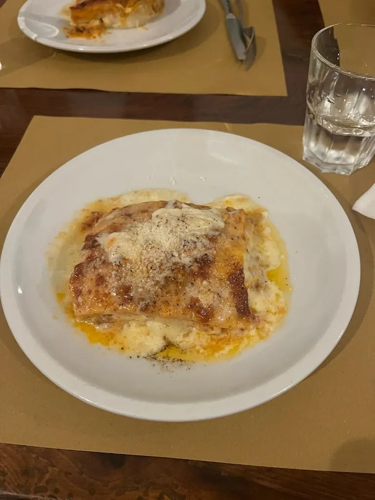 Aubri Farniok_Taverna Malanotte_Bellano_review