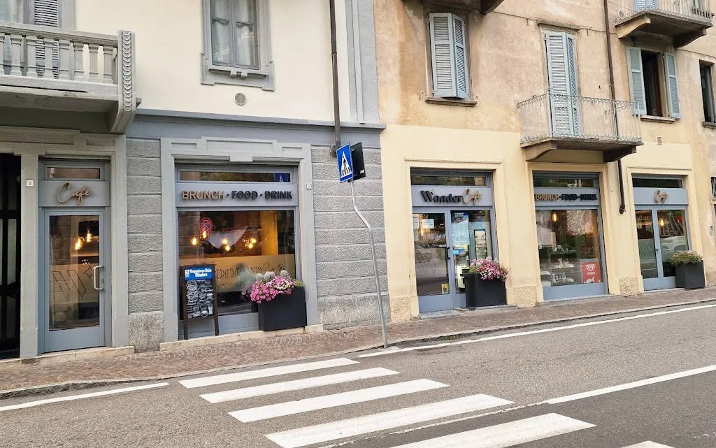 Wonder Cafe Hamburgeria restaurant in Bellano