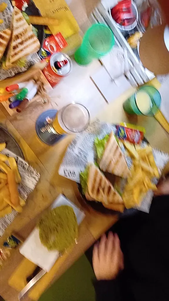 Wonder Cafe Hamburgeria_Bellano_slider_image_2