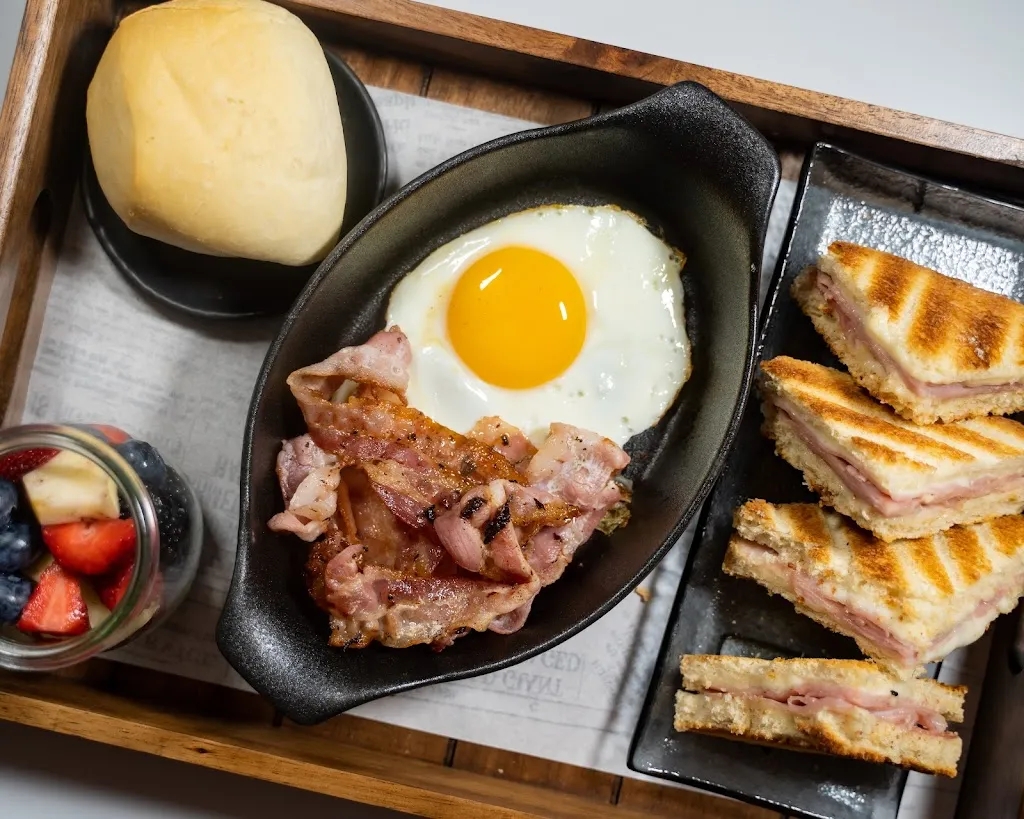 Wonder Cafe Hamburgeria_Bellano_slider_image_3