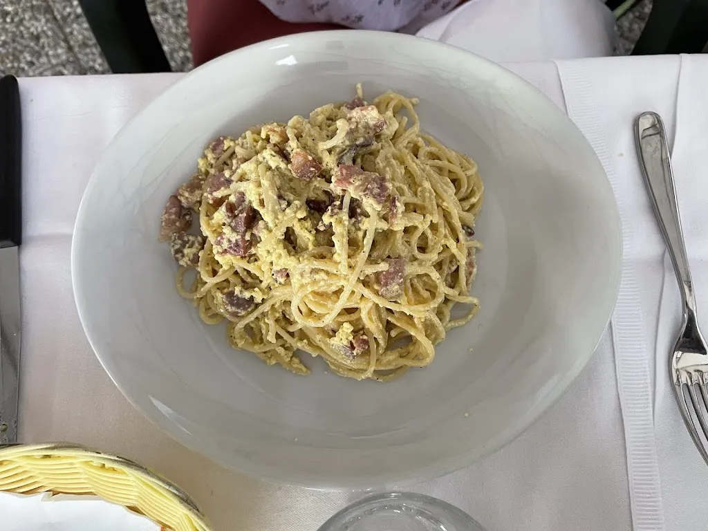 Greg Turley_Ristorante Pizzeria Cavallo Bianco_Bellano_review