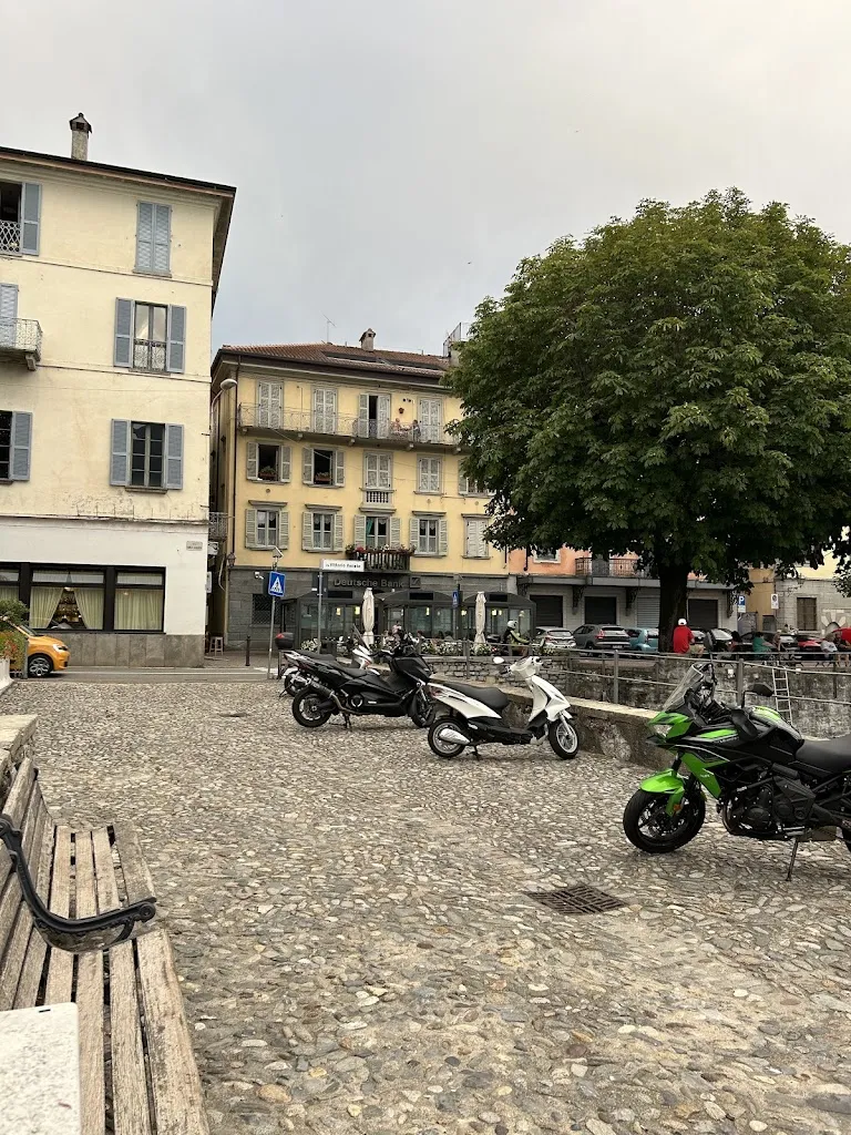 Sara Andrews_Bar Arnold'S_Bellano_review