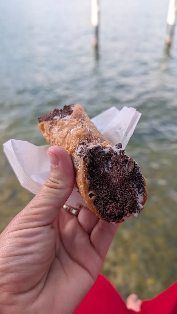 Z B_Bar Roma Pasticceria Italian breakfast_Bellano_review