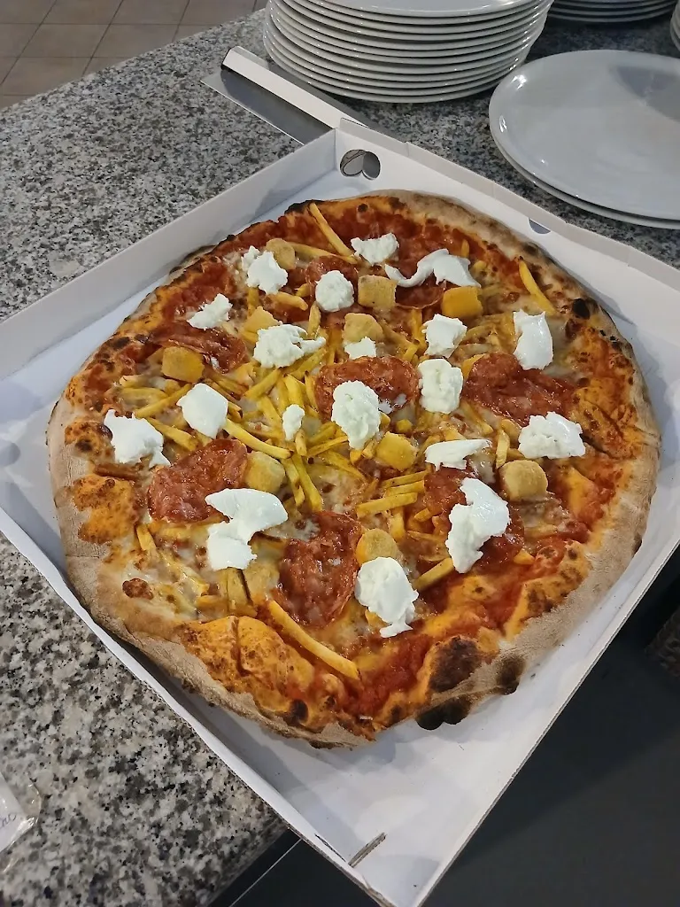 Piero pizza_Berzo San Fermo_slider_image_2