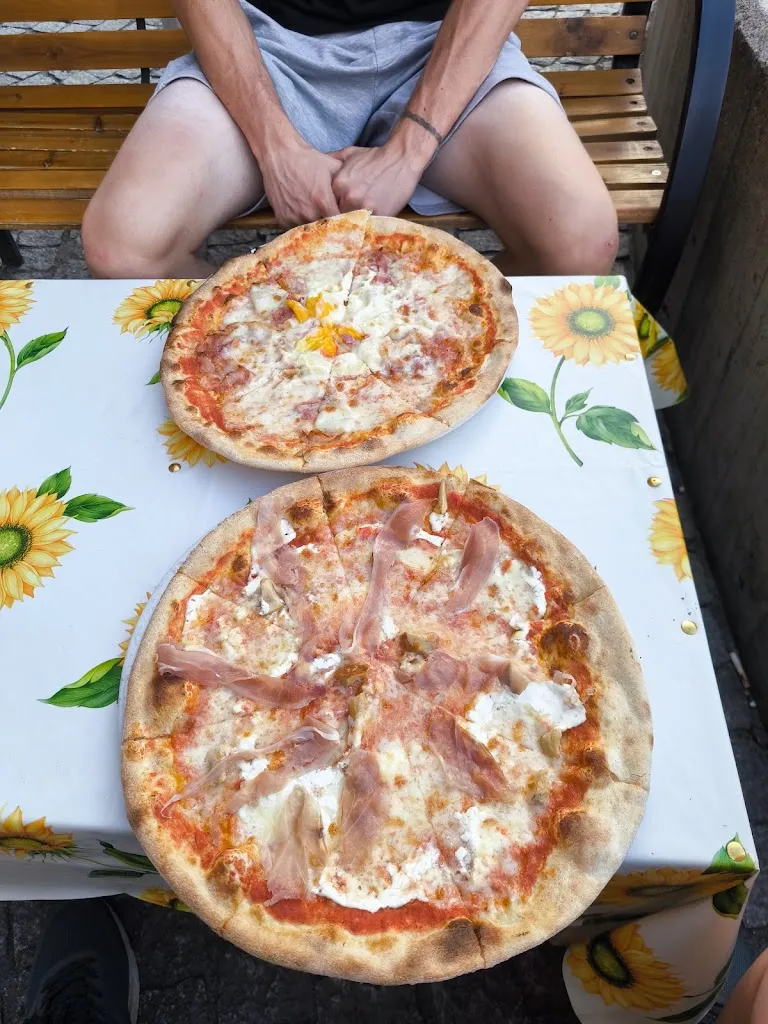 Pizzeria La Romantica_Berzo_slider_image_2