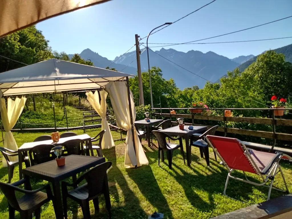 Trattoria della Pina_Berzo_slider_image_1