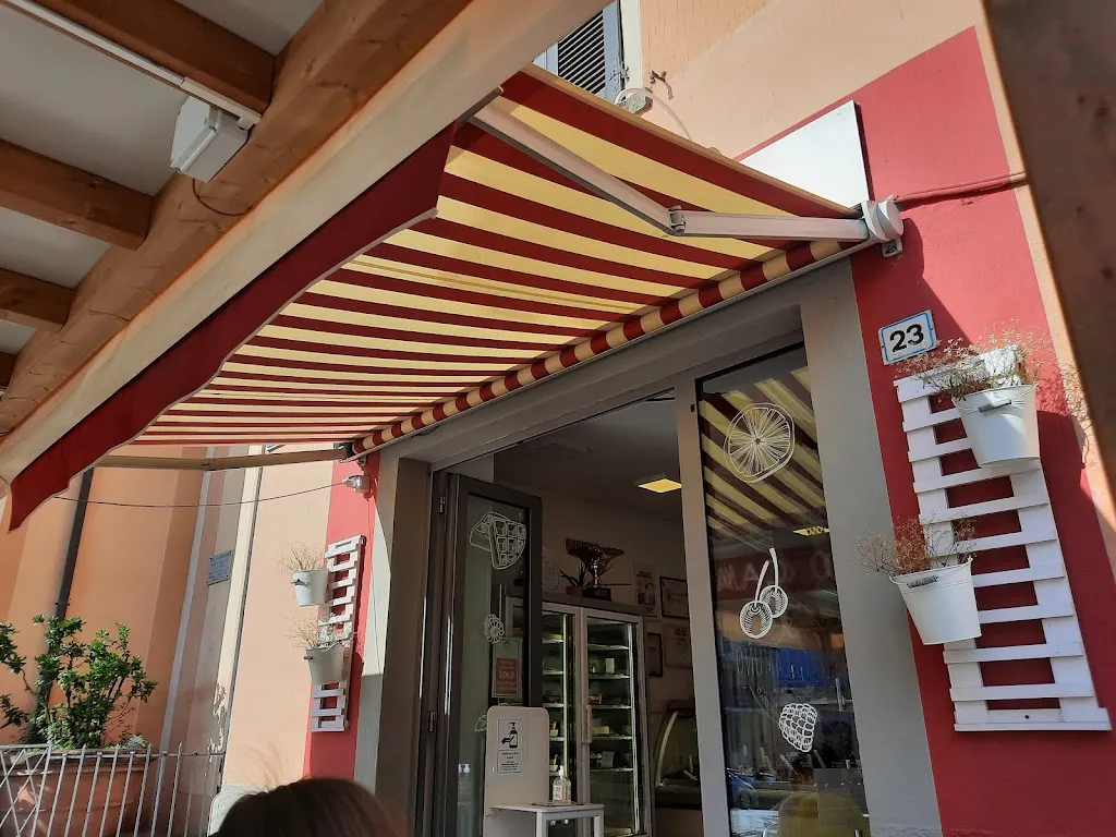 Margherita Zattini_GELATO CAMUNO_Berzo Inferiore_recensione