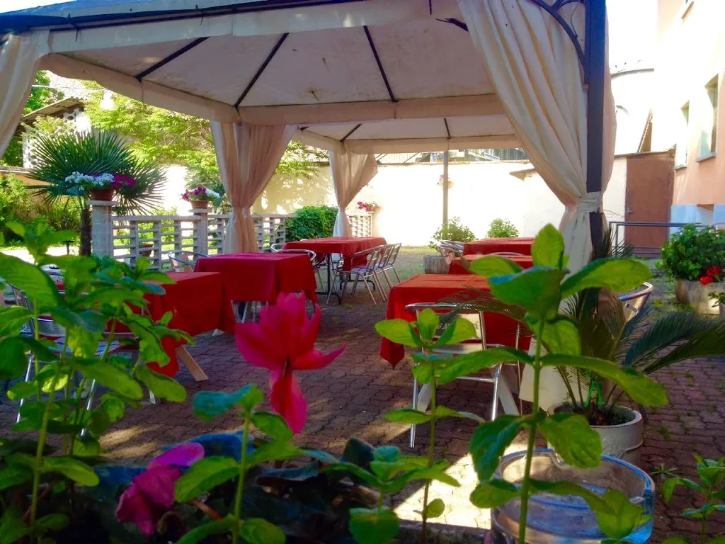 Ristorante Avrami Miranda_Besate_slider_image_3