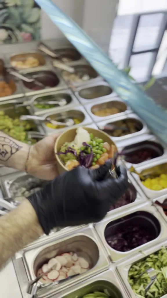 Happy Poke_Besozzo_slider_image_2