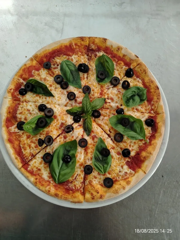 Pizza D'Egitto_Besozzo_slider_image_2