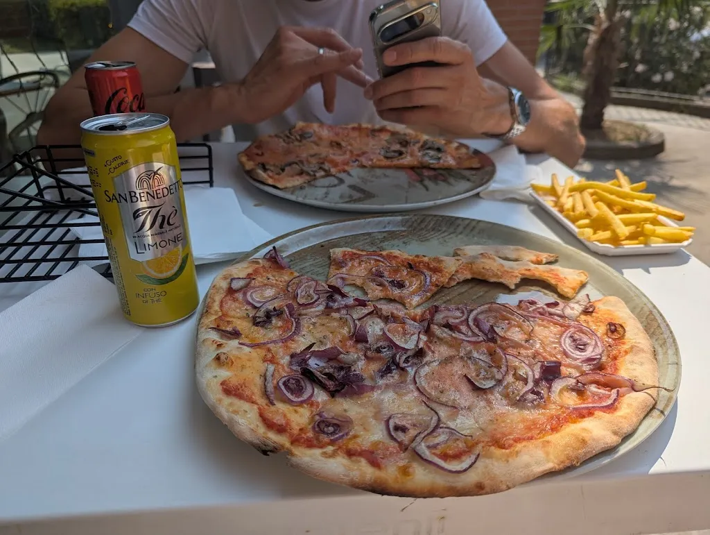 Jona R._PIZZERIA LA SOSTA 2 BESANA_Besana in Brianza_review