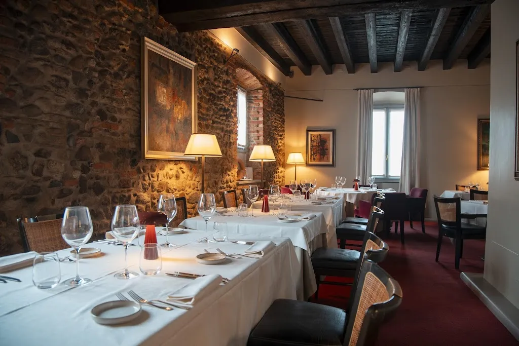 Lear Dining Club restaurant in Besana in Brianza