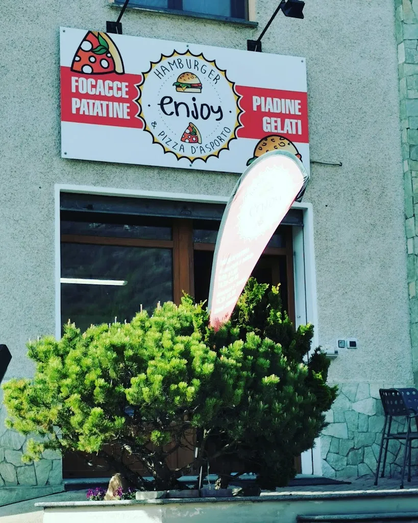 Pizzeria Enjoy restaurant in Bianzone