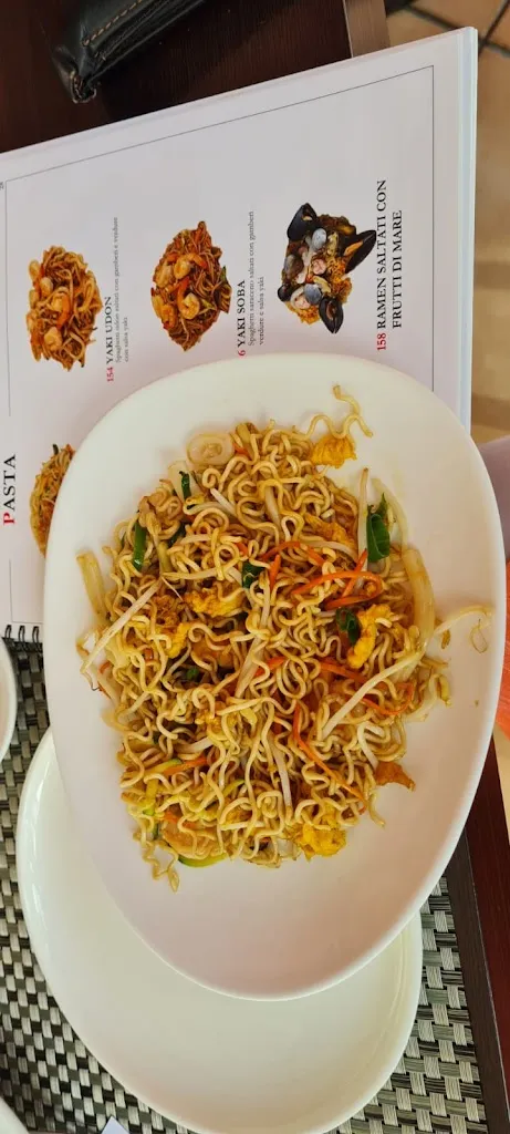 MARY WAWERU Nuna_Ristorante Giapponese Hinode Sushi_Bianzone_review