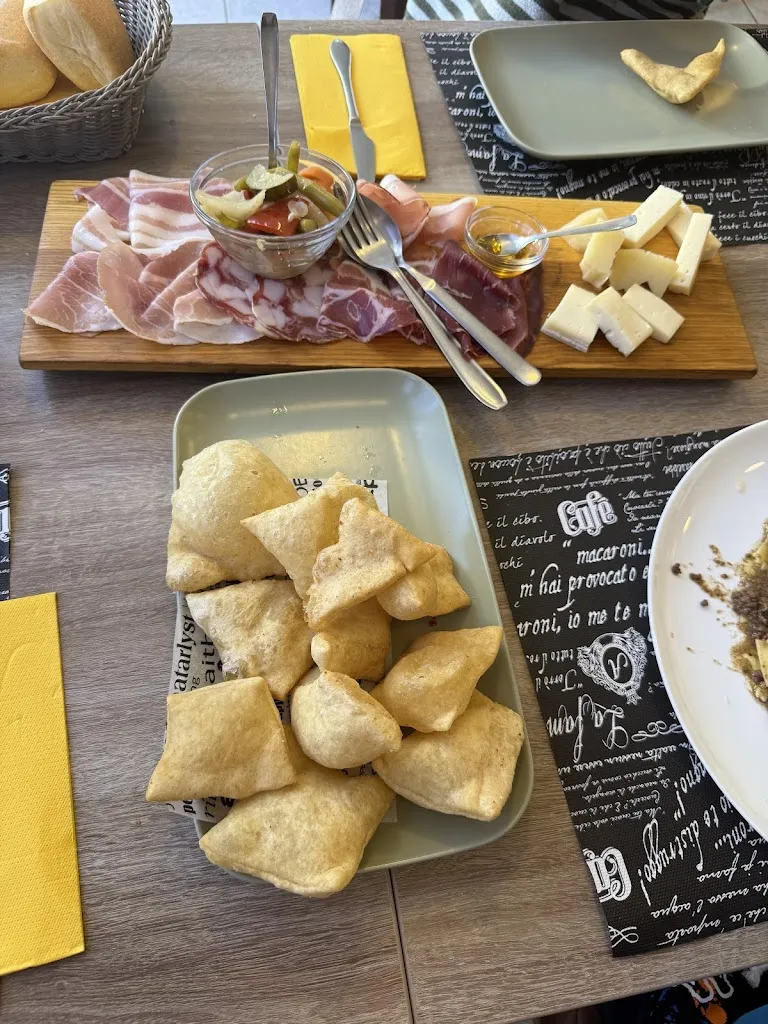 Rugantino ristorante pizzeria_Bienno_slider_image_3