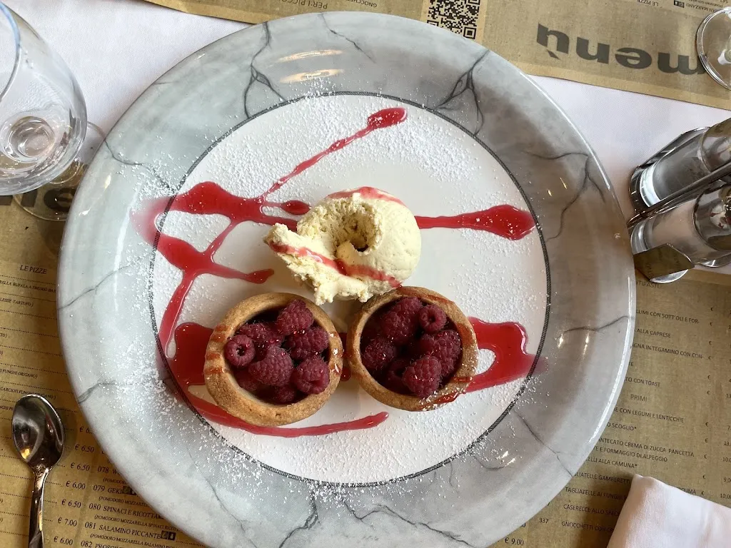 Victoria Pizzeria Ristorante_Bienno_slider_image_2