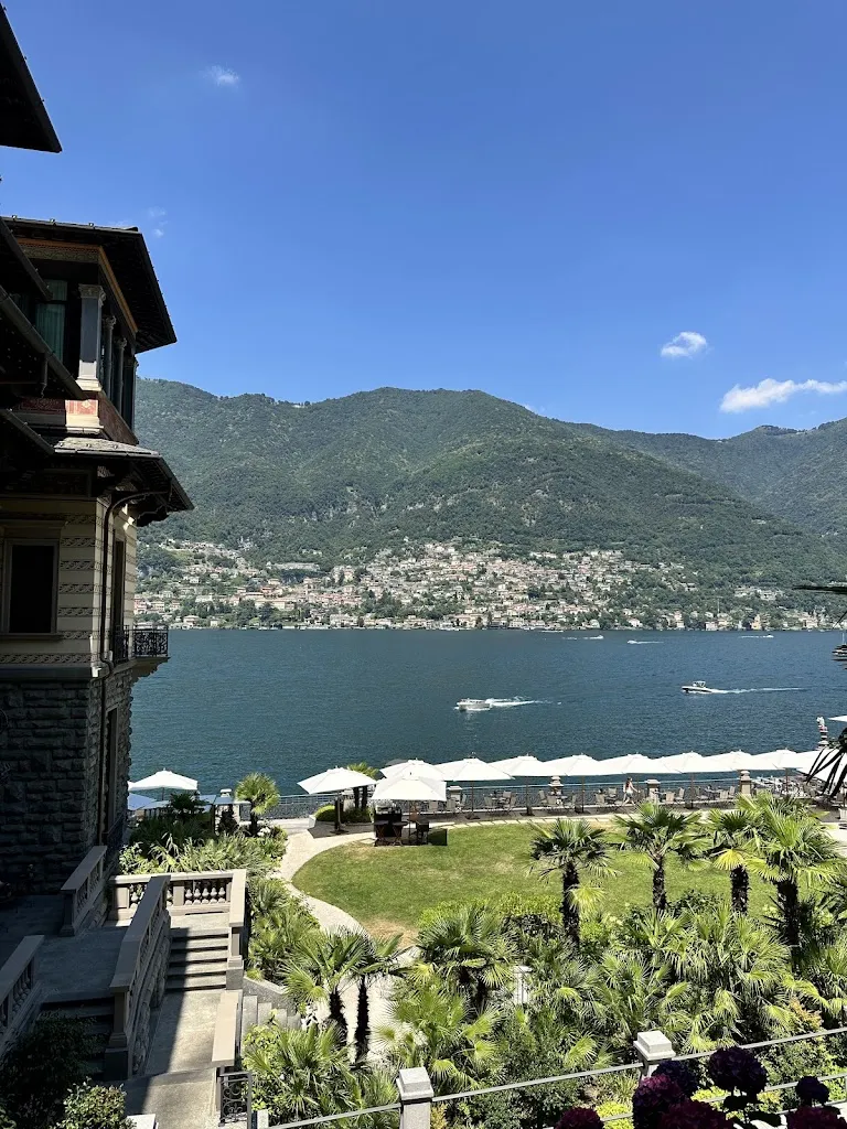 Lea Ahhyun_CO.MO Bar & Bistrot_Blevio_review