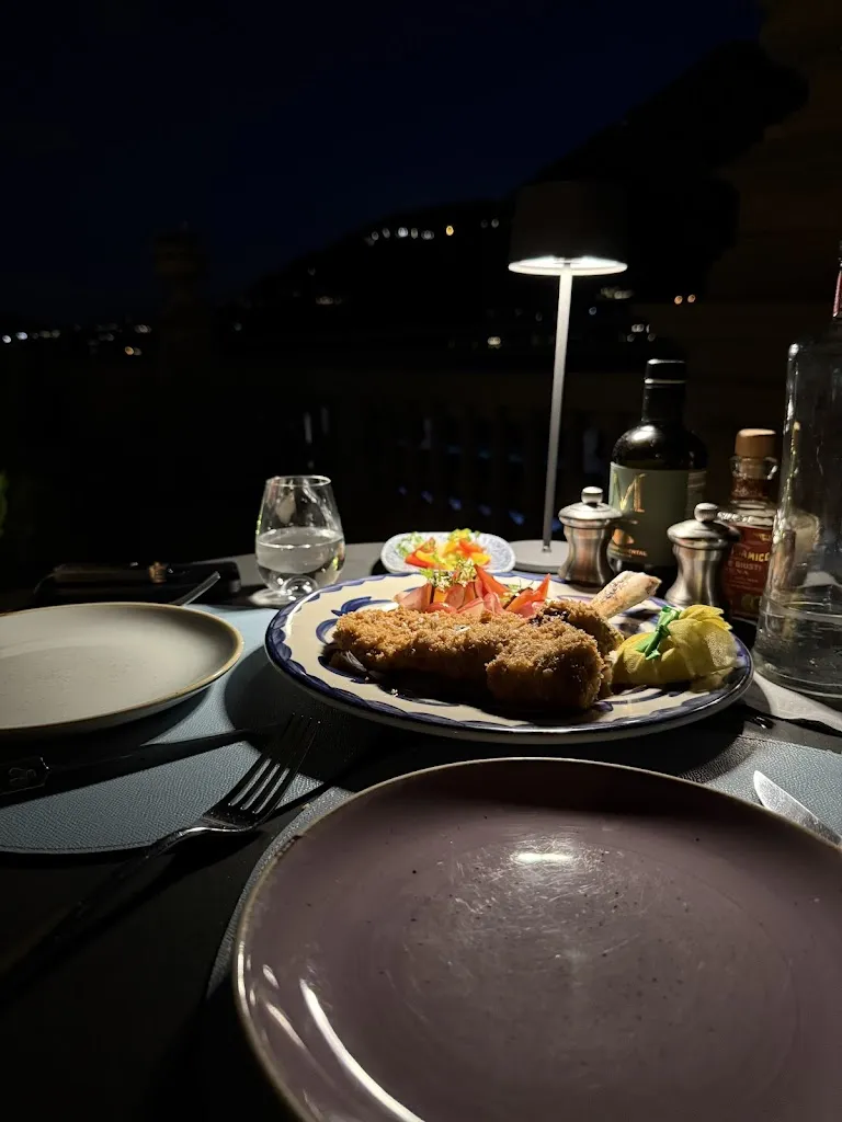 Ly Nguyen_CO.MO Bar & Bistrot_Blevio_review