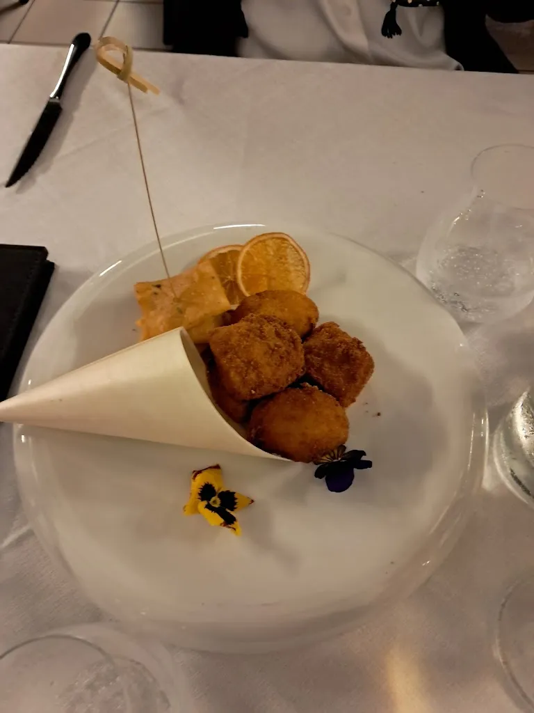 DINASTY RESTAURANT_Bettola-Zeloforomagno_slider_image_3