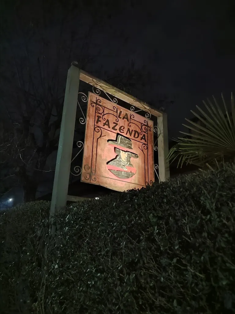 Melanie Rauer_La Fazenda_Bettola-Zeloforomagno_review