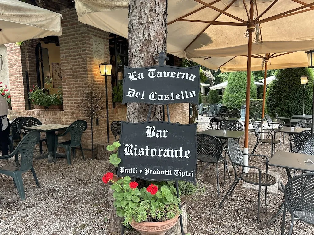 Trattoria Del Castello restaurant in Bettola-Zeloforomagno