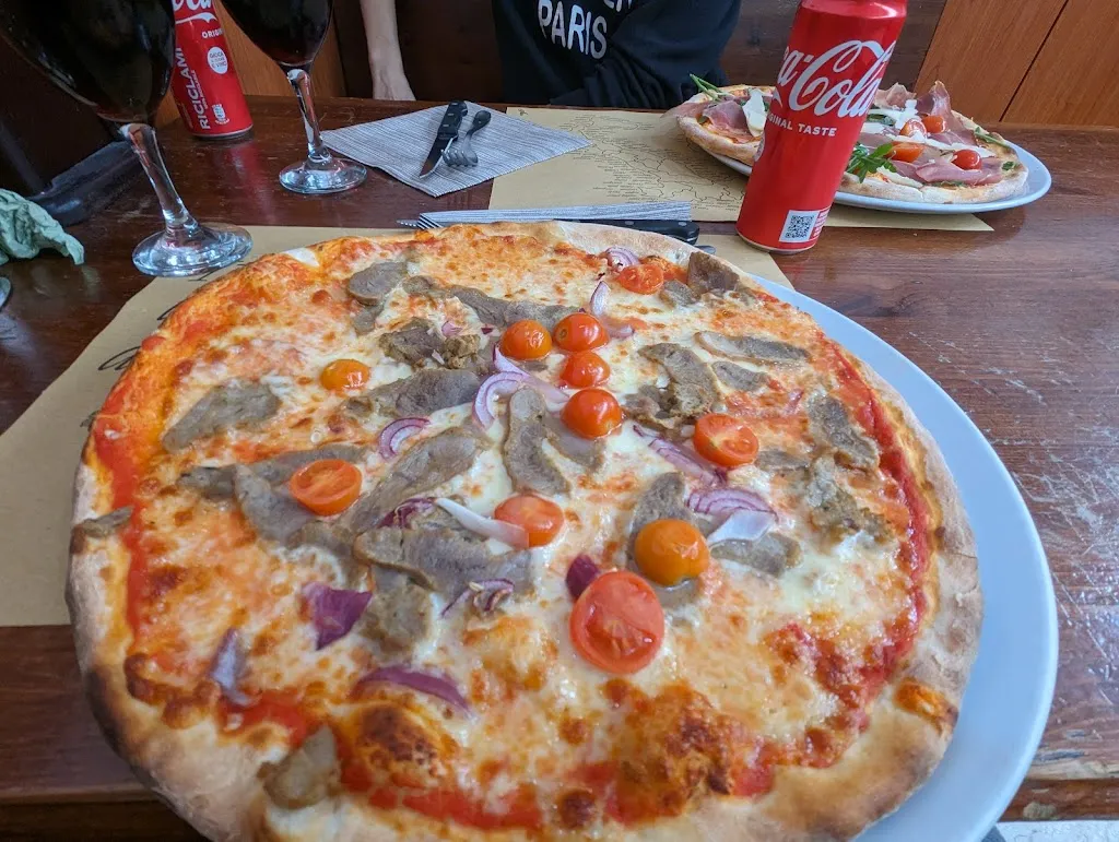 Pizzeria Mina_Bettola-Zeloforomagno_slider_image_2