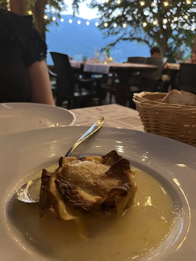 Tiffany Lmn_Taverna Due Castagni_Blessagno_review