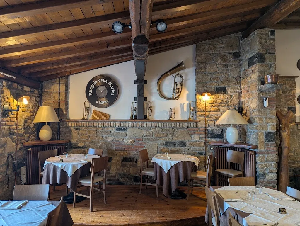 Taverna Due Castagni restaurant in Blessagno