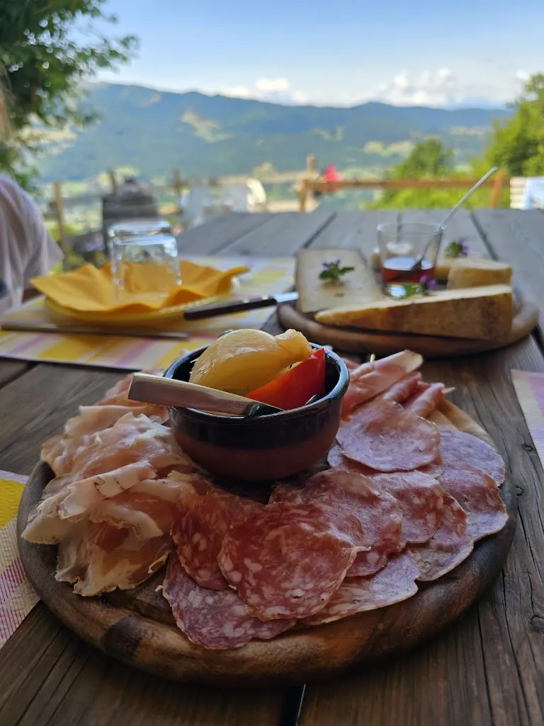 Agriturismo Baita Pianello_Blessagno_slider_image_3