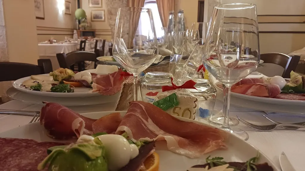 Ara Del Colle Ristorante-Pizzeria-Camere_Cansano_slider_image_2