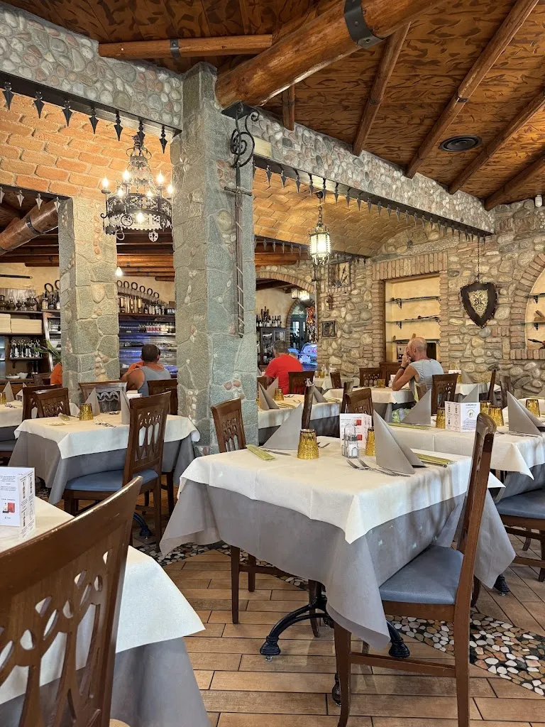 Il Marchese del Grillo Ristorante_Bolladello-Peveranza_slider_image_1