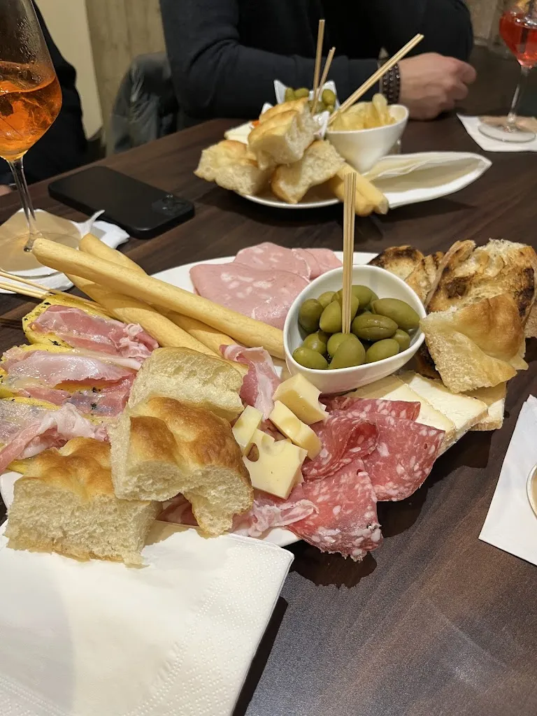 Francesco Perego_Dall'Umbe Torrefazione Caffè Bistrot Loungebar_Bonate Sotto_review