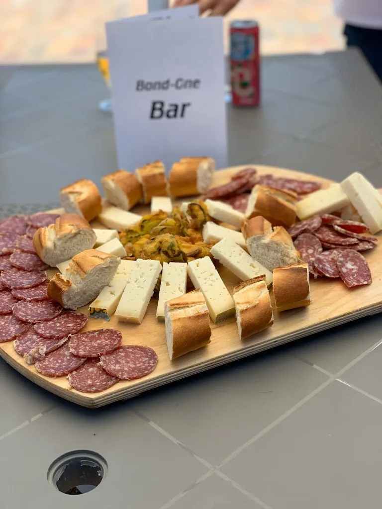 Bond-One Pub - Ristorante - Pizzeria restaurant in Bondione