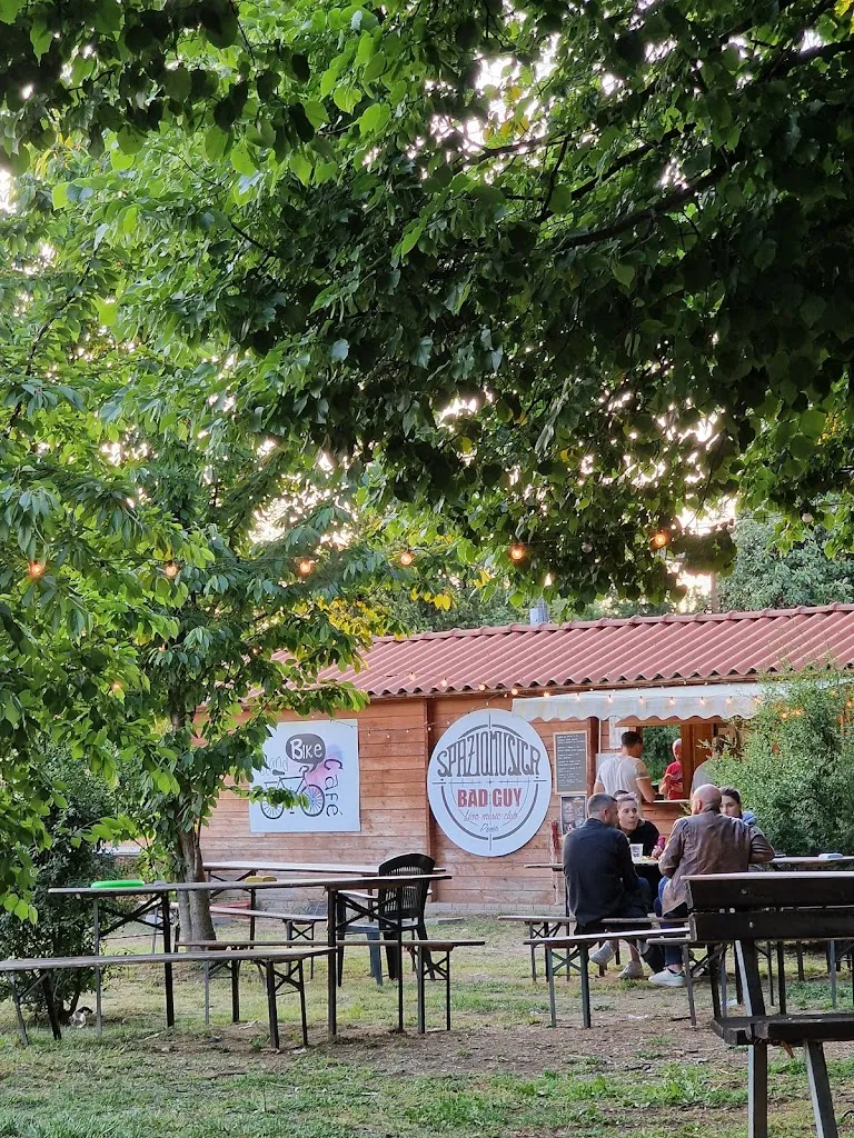 Stand Bike Cafè restaurant in Borgarello