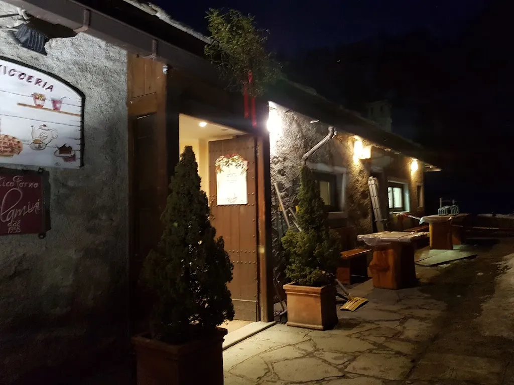 Antico Forno Flamini S.a.s. Pasticceria restaurant in Valtournenche